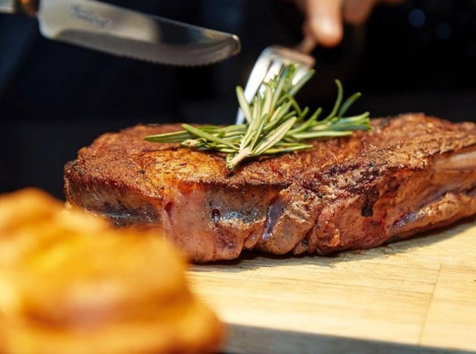 These Five Mouthwatering Steakhouses Deliver Top Prime Cuts
