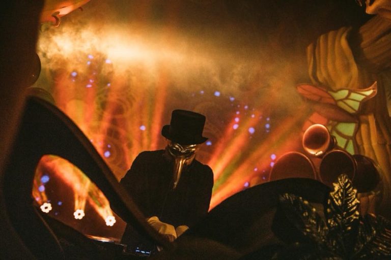 Music Producer/DJ Claptone Reveals The Mystery Behind The Mask