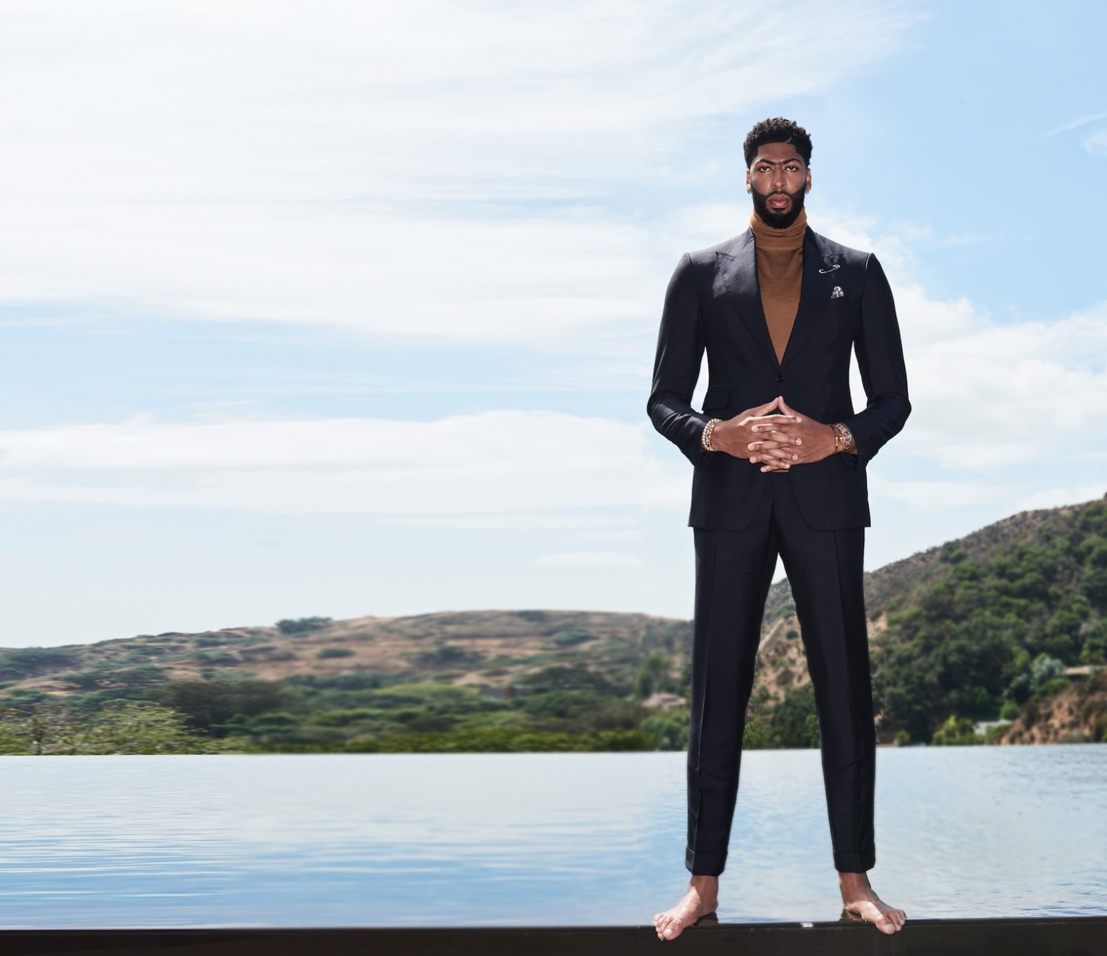 AnthonyDavis wears @louisvuitton shades, @dior hoodie, and @nike