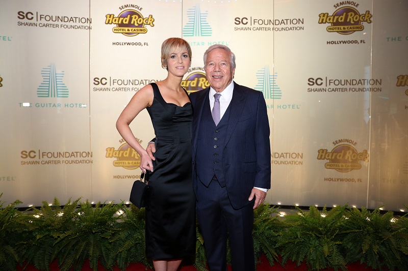 JayZ, Beyoncé &amp; Pals Raise 6M in Swanky SoFlo Gala