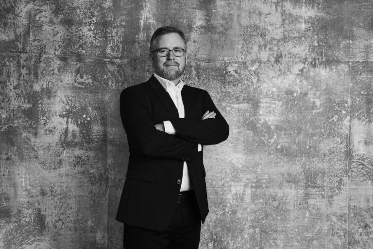 Louis Vuitton’s First American  Objets Nomades Designer Andrew Kudless Shares His Inspiration For “...