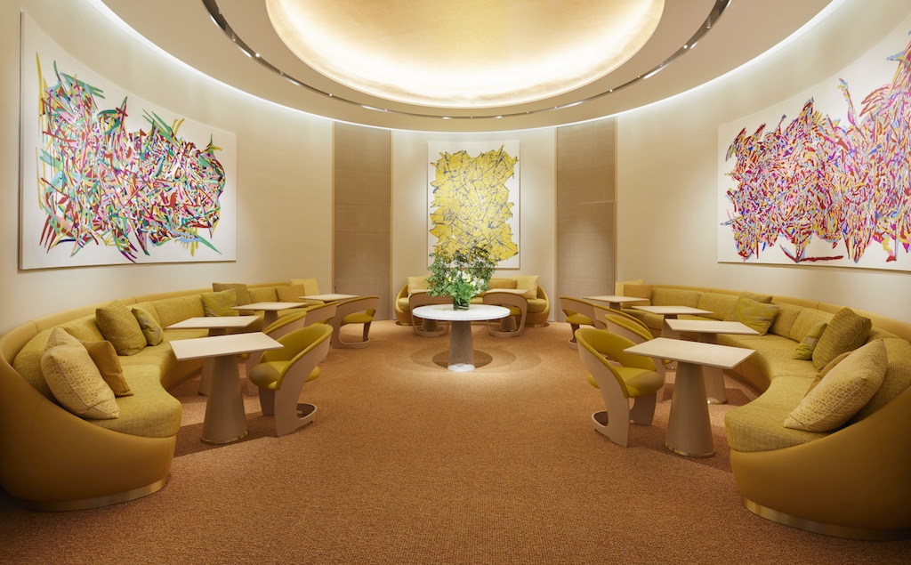 Louis Vuitton opened the first LV Cafe LE CAFE V located on the top fl