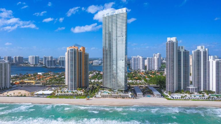 RSVP To The Haute Residence 2020 Luxury Miami Real Estate Summit At Residences By Armani/Casa
