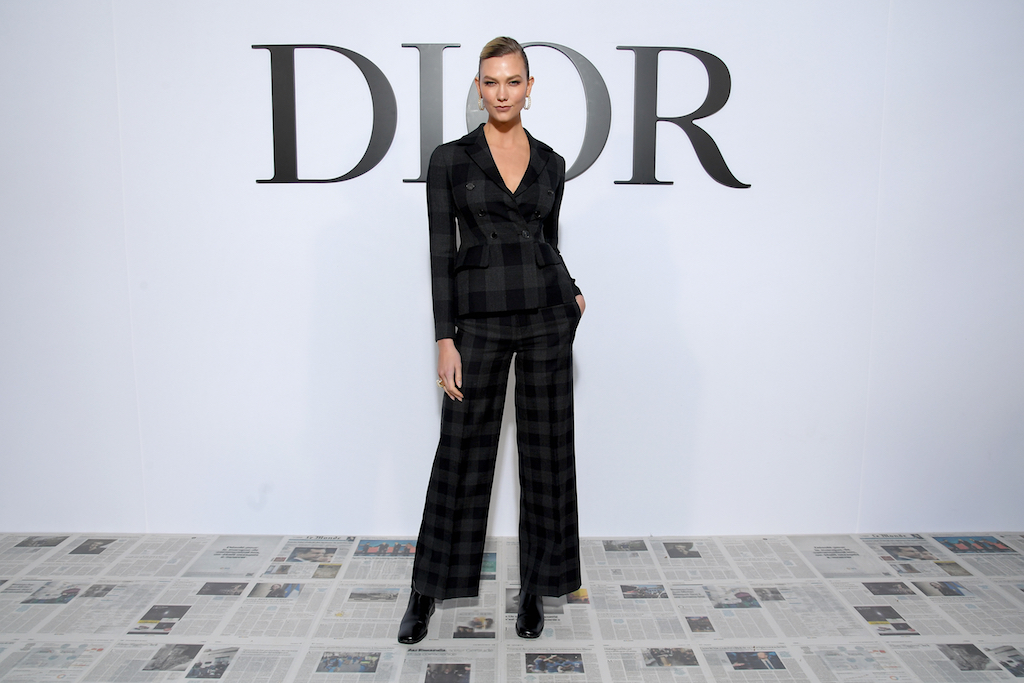 Karlie Kloss Dior : Photocall - Paris Fashion Week Womenswear Fall/Winter 2020/2021