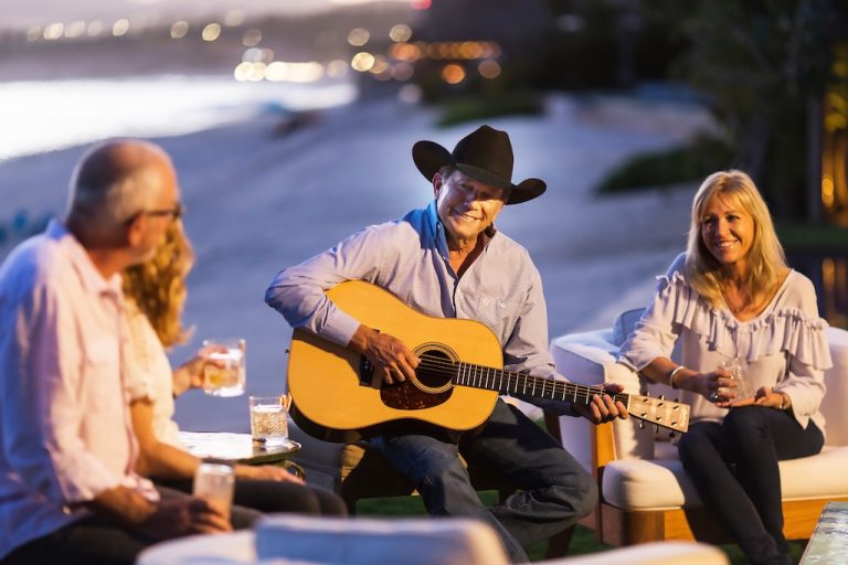 George Strait Takes His ‘Strait Shooter’ Mentality To The Tequila World With Código 1530