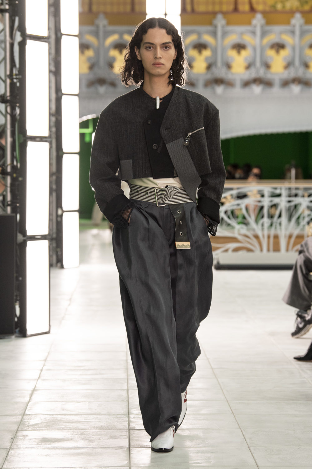 Louis Vuitton Women's Spring-Summer 2021 Fashion Show, #LVSS21 Stepping  into a territory that is still stylistically vague. With his latest # LouisVuitton collection, Nicolas Ghesquière ventures into a zone