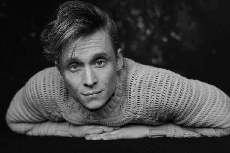Getting To Know Matthias Schweighöfer, The German Star Of Zack Snyder’s “Army Of The Dead”