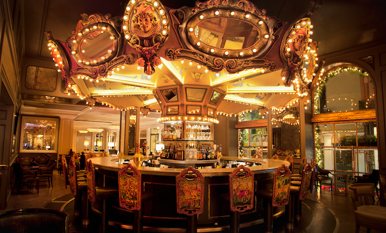 Carousel Bar & Lounge 