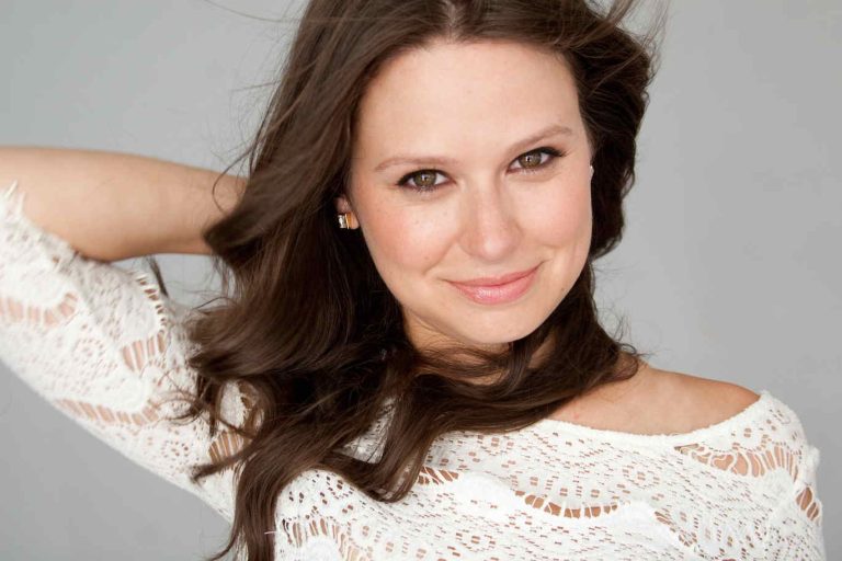 Katie Lowes On Life After “Scandal” — And Her Journey Back To Shondaland With “Inventing Ann...