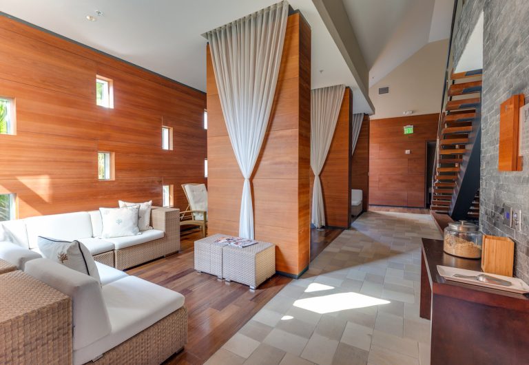Naples Grande Beach Resort Announces It’s Summer Spa Series