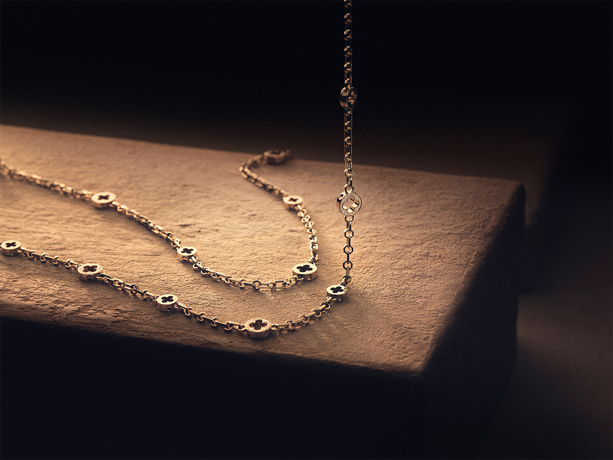 Coup d'éclat – Louis Vuitton enrichit sa collection Empreinte de bijoux en  or dans l'air du temps - Gala