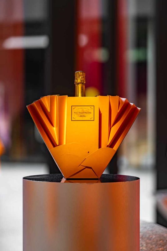 Great Experiential Marketing: Veuve Clicquot's post office party - Because