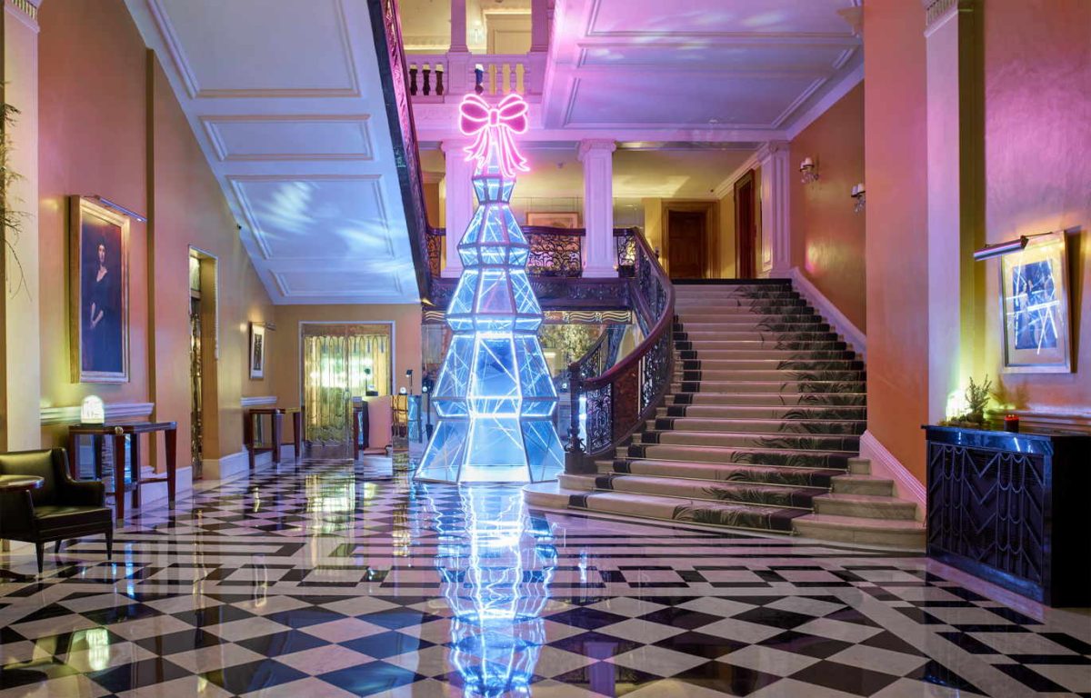 Peep The Iconic And Incredible Claridge’s X Jimmy Choo Collaborative Christmas Tree