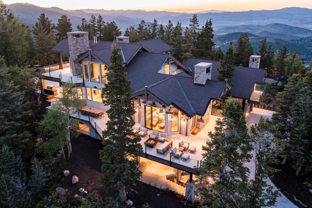 Top Luxury Realtor Onie Bolduc’s New Listing is Selected by NewsWorthy Homes™ as the Most Remarkable and Covet...