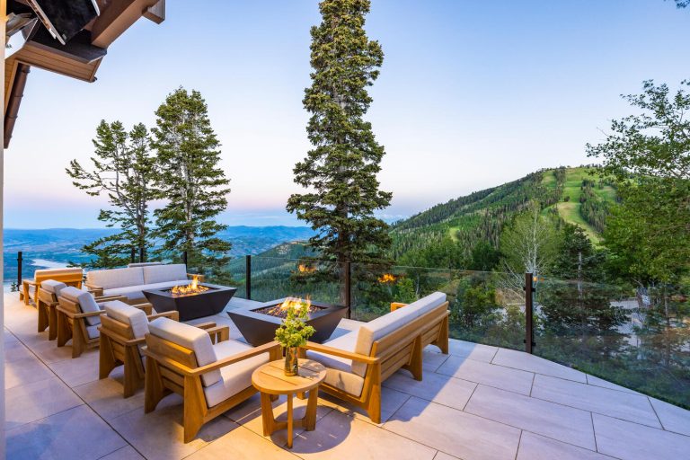 Top Luxury Realtor Onie Bolduc’s New Listing is Selected by NewsWorthy