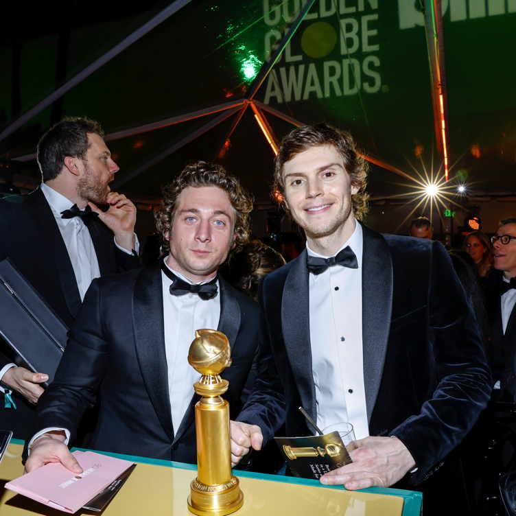 Jeremy Allen White and Evan Peters