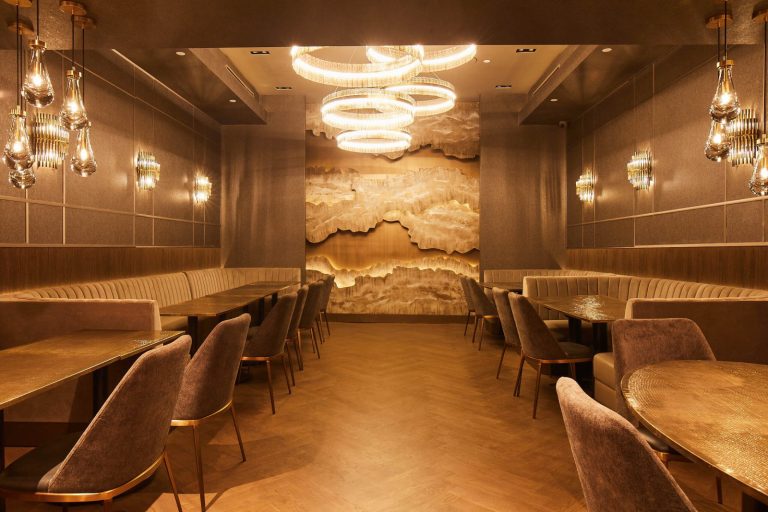 T Bar Has Made It’s Grand Return To The Upper East Side—And We Can’t Get Enough