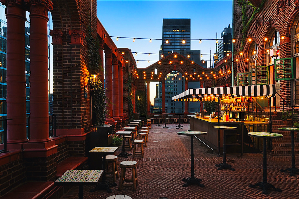 FREEHOLD Hospitality Presents FREEHOLD Rooftop at POD 39 Hotel