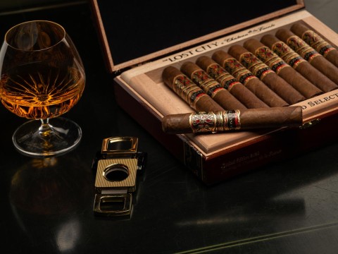 Smoking Hot! These Are The Best Cigar Bars In Las Vegas