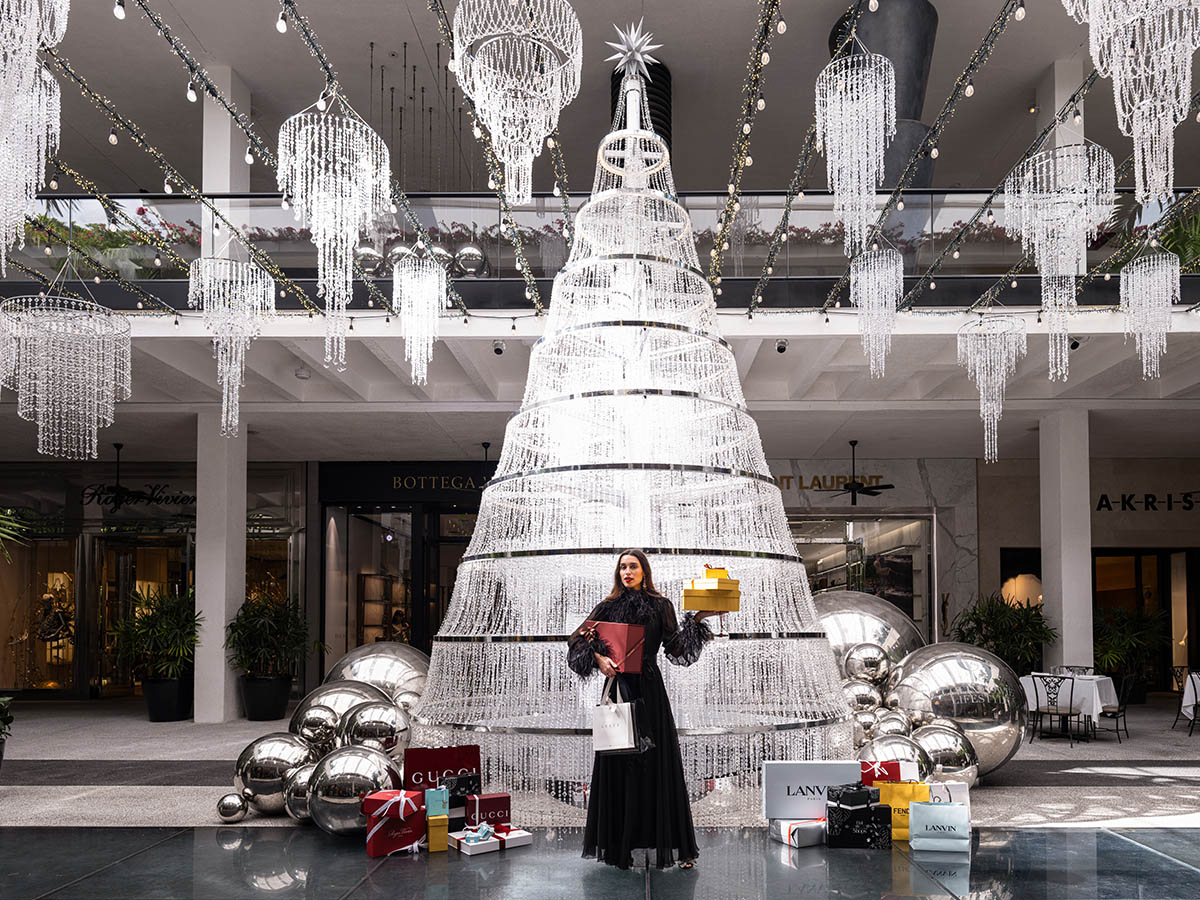 Colin Cowie Unveils Stunning Crystal Holiday Display At Bal Harbour Shops