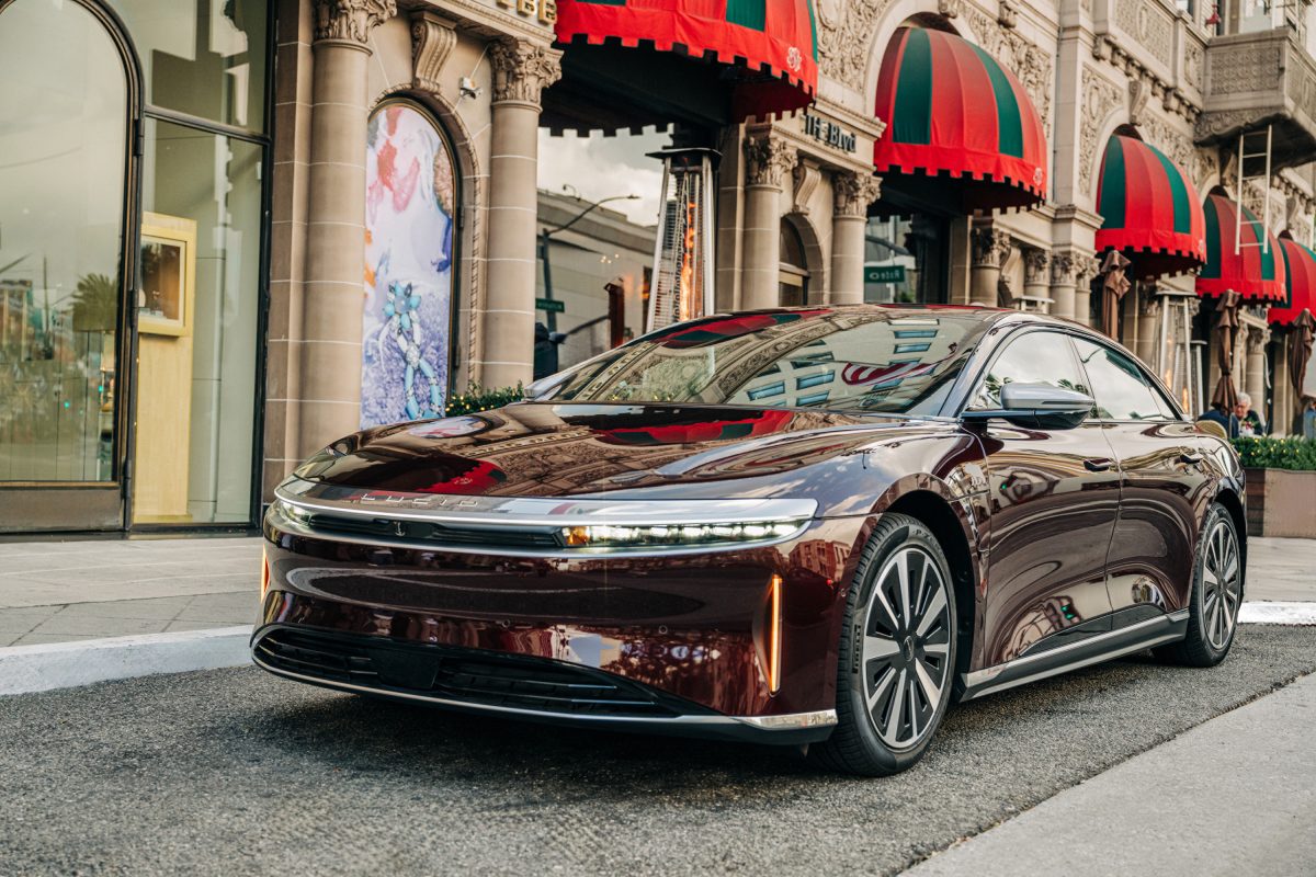 Four Seasons Hotel Chicago Partners With Lucid For Sustainable Driving Experiences