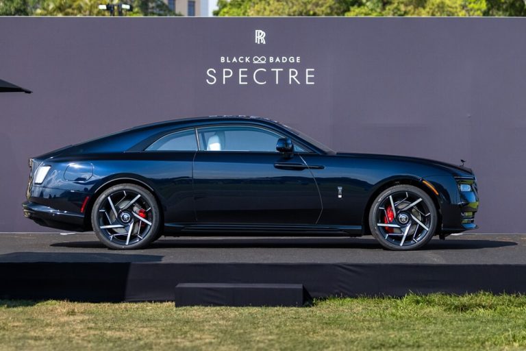 Rolls-Royce Black Badge Spectre Stuns at Moda Miami 2025