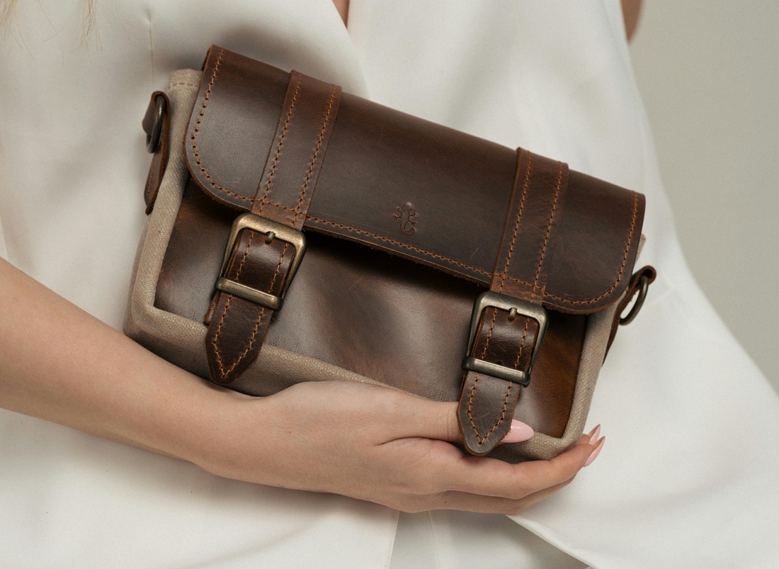 Leather Crossbody Bags For Women Are the Accessory You Keep Reaching For