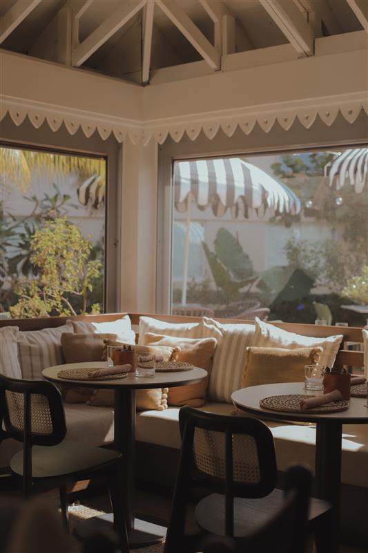 Where to Stay: The Ultimate Travel Guide to Grand Cayman