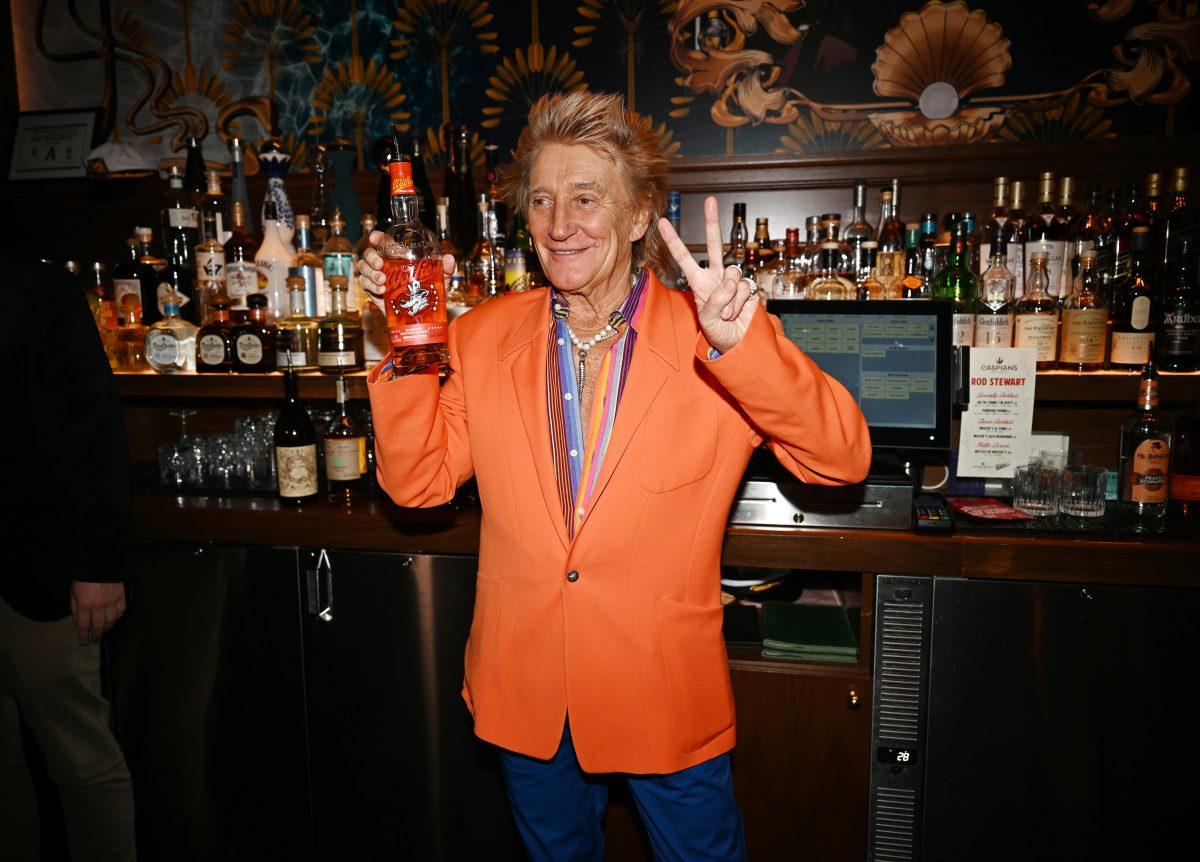 Sir Rod Stewart Surprises with Secret Vegas Show in Honor of Wolfie’s Whisky Anniversary