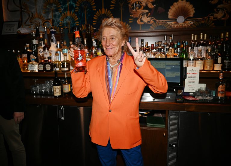 Sir Rod Stewart Surprises with Secret Vegas Show in Honor of Wolfie’s Whisky Anniversary