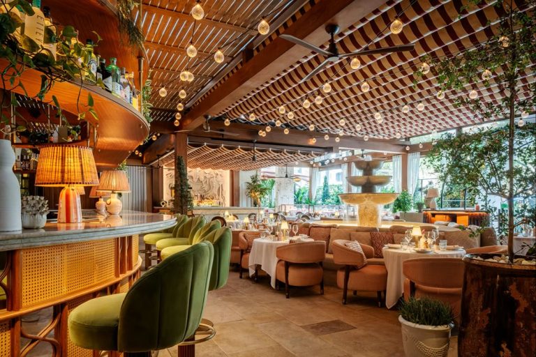 A Riviera-Inspired Midday Escape: Discover CLAUDIE’s Elegant Power Lunch in Miami