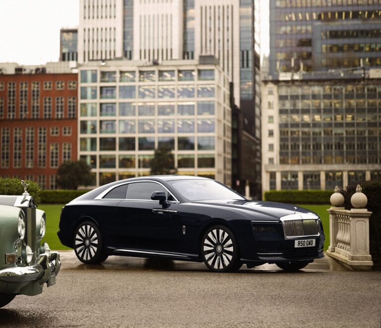 Rolls-Royce Spectre 2026 Review: The Silent Revolution of Ultra-Luxury