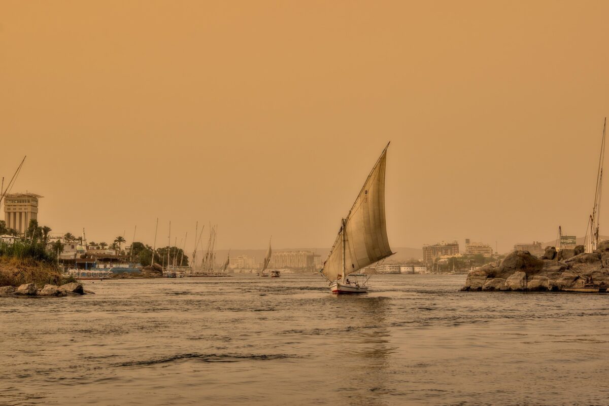 Small Dahabiya or Big Nile Cruise? The Experience That Changed My Mind