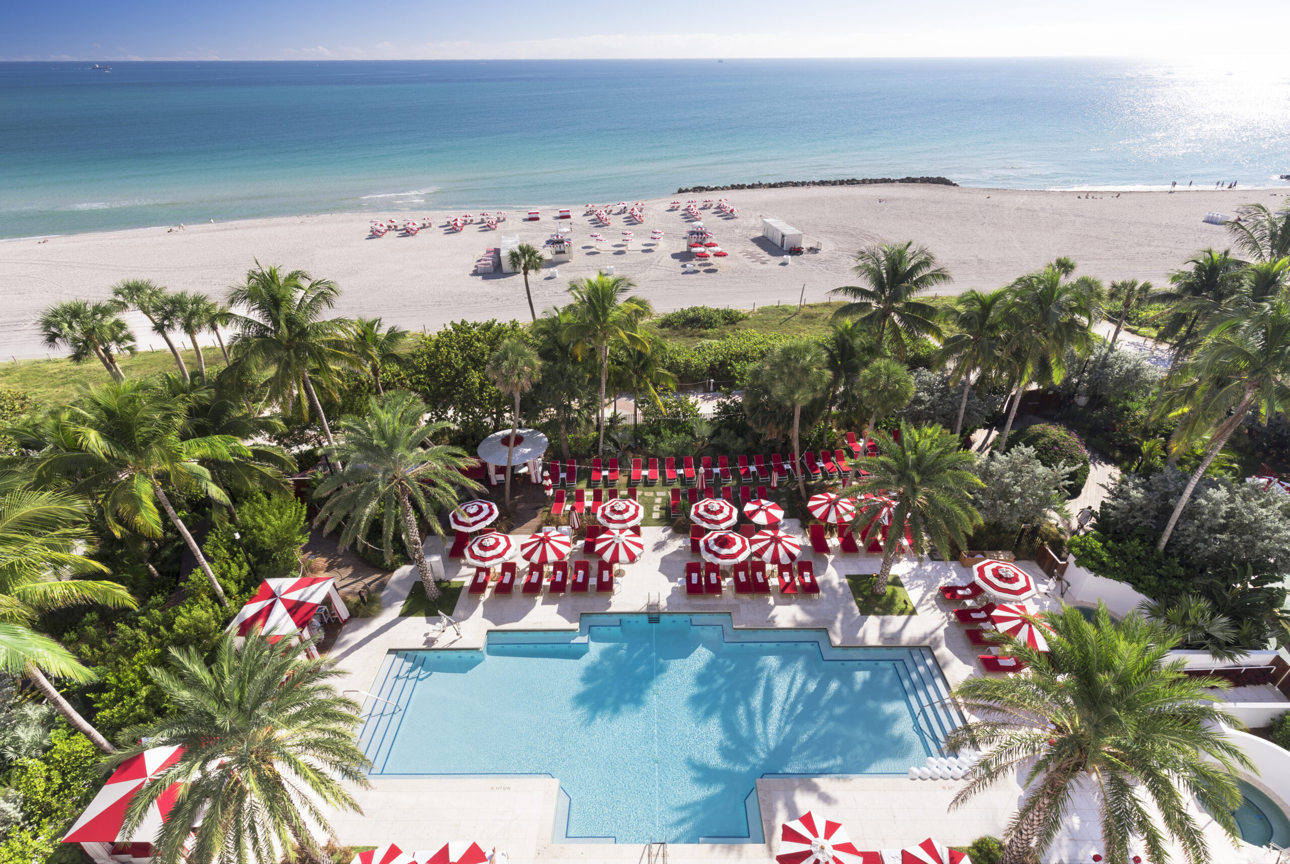07 faena Pool and Beach - The Director Behind The Great Gatsby Also Designed This Miami Beach Hotel