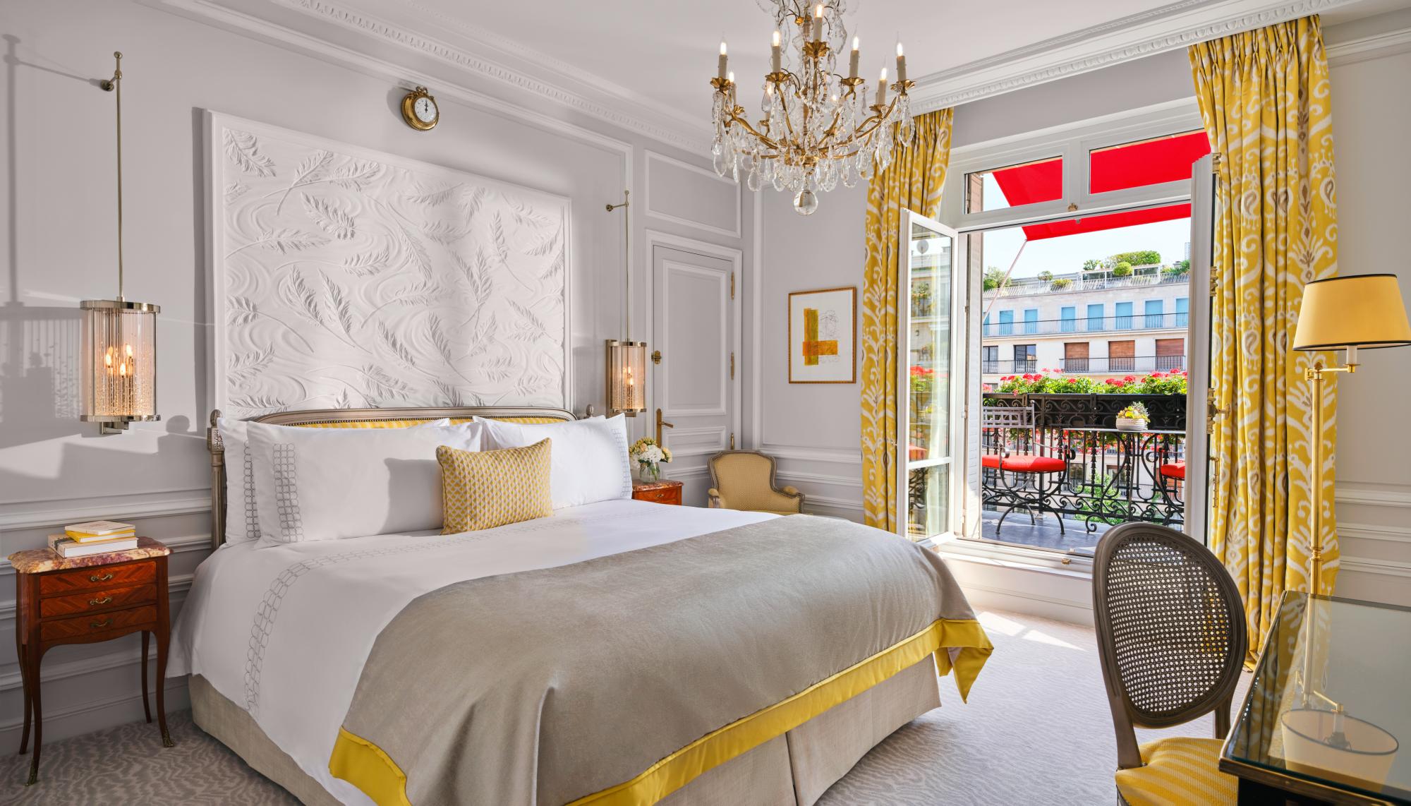 hotel plaza athenee Deluxe Room view balcony 611 dorchester collection - A Stay at Hôtel Plaza Athénée: Why Paris’ Fashion Icon Still Defines Luxury