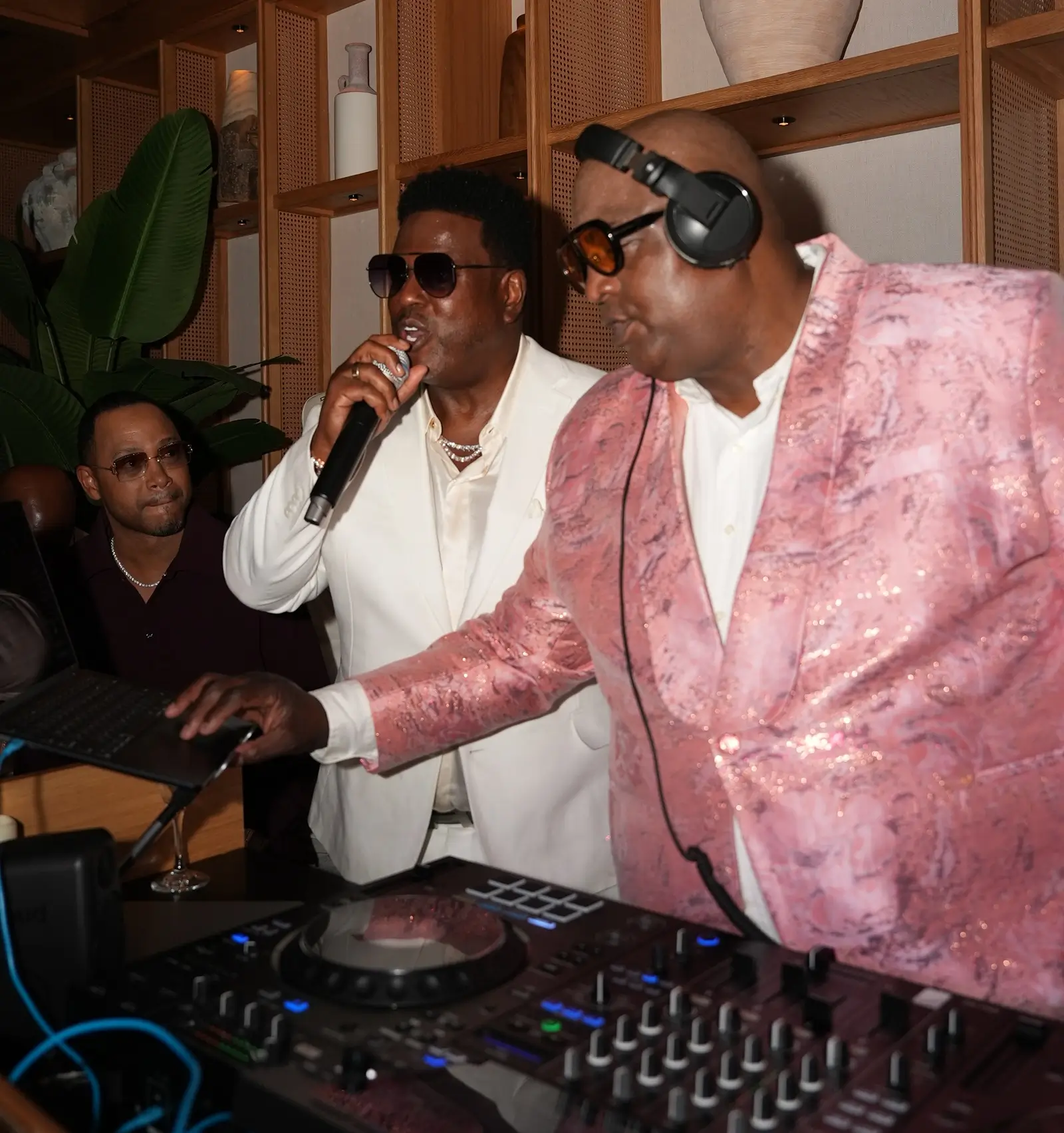 Mary J Blige, Mike Tyson, Buju Banton and More Celebrate Brooklyn Chop House Miamis First Anniversary (photo 4)