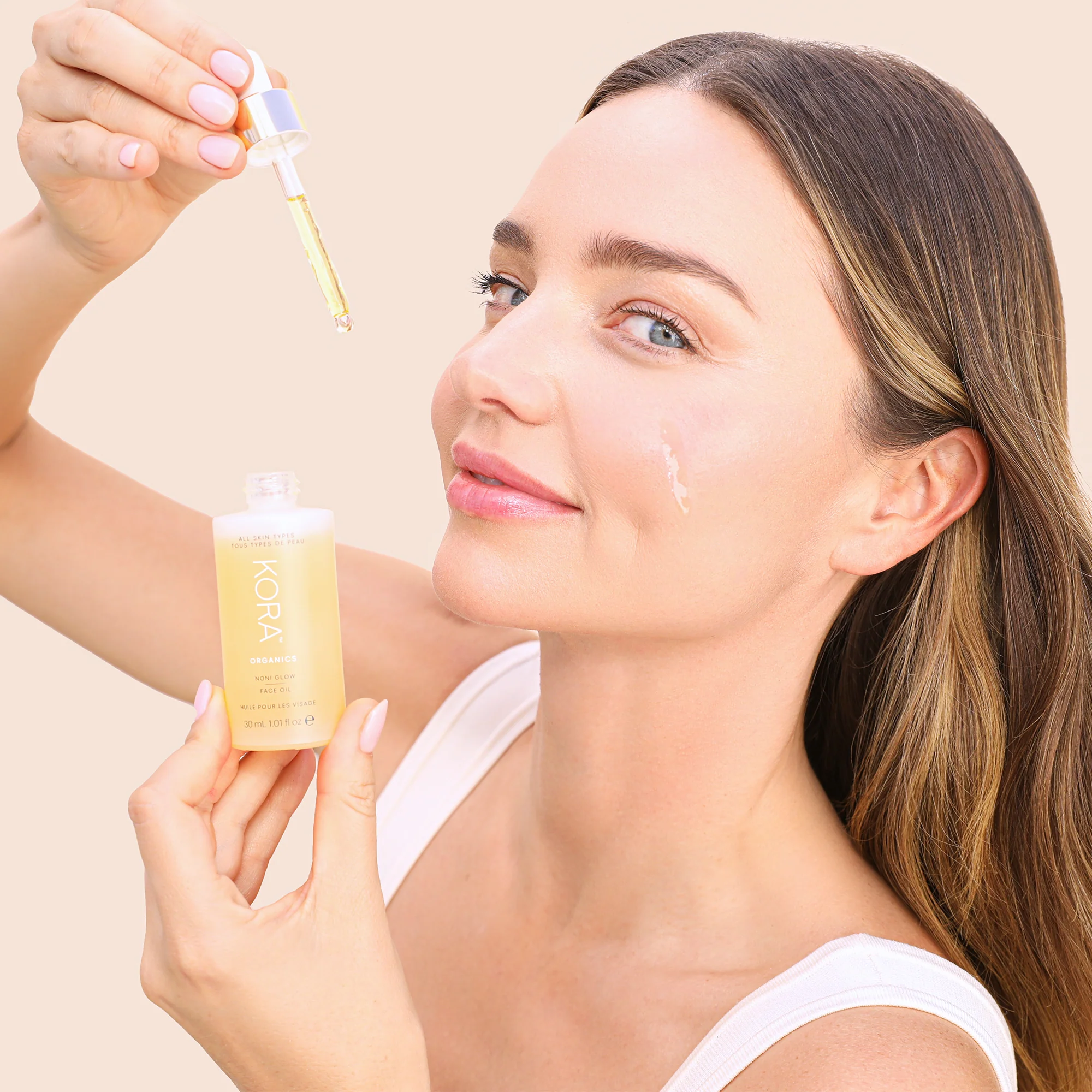 The Celebrity Skincare Products Actually Worth Buying, From Hailey Bieber to Miranda Kerr (photo 5)