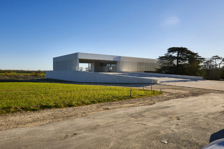 Ducru-Beaucaillou’s New Winery Has 80 Vats and QR Codes — But Still Racks by Candlelight