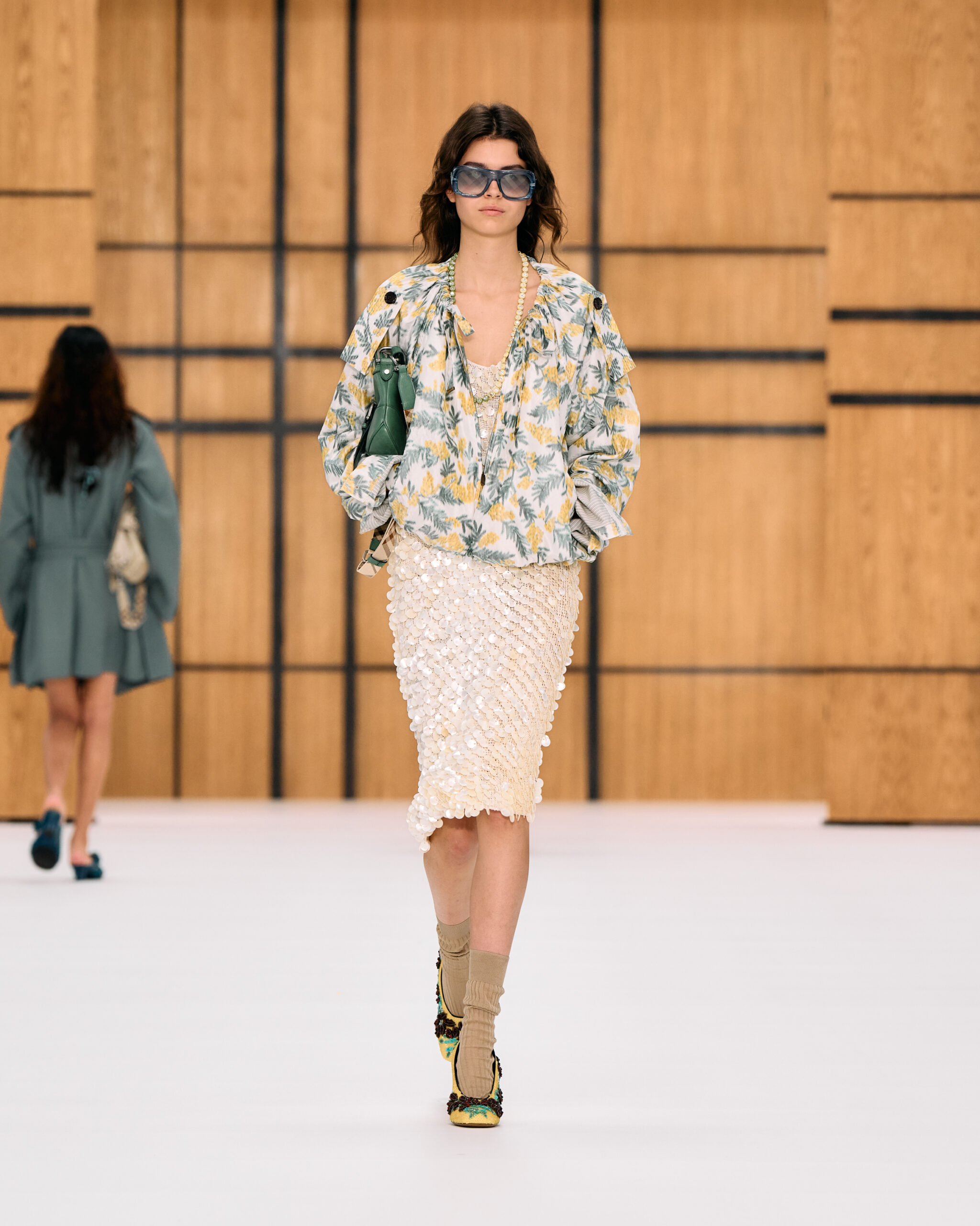 Burberry’s Summer 2027 Show Was a Love Letter to Imperfection (photo 4)