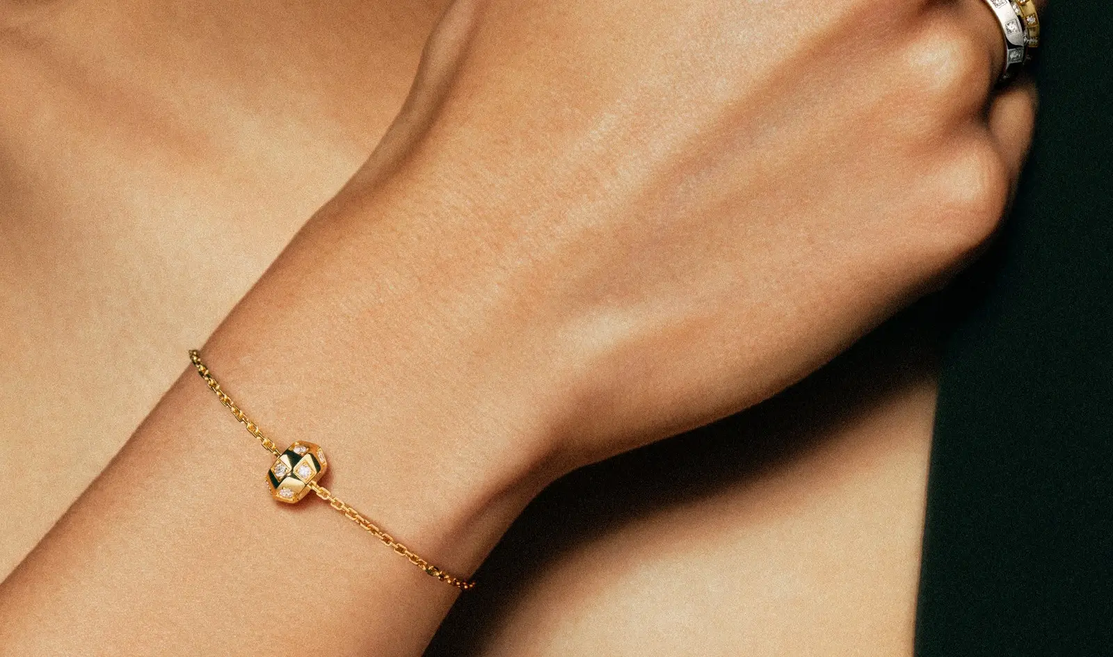 This New Louis Vuitton Bracelet Takes 50 to 70 Hand-Assembled Links to Make (photo 3)