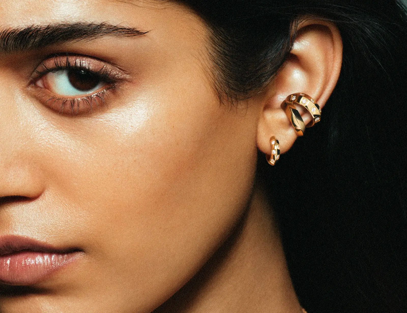 This New Louis Vuitton Bracelet Takes 50 to 70 Hand-Assembled Links to Make (photo 2)