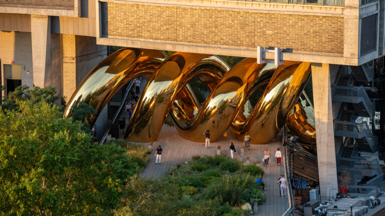 The Bvlgari Serpenti Infinito Arrives in New York With a Golden High Line Installation