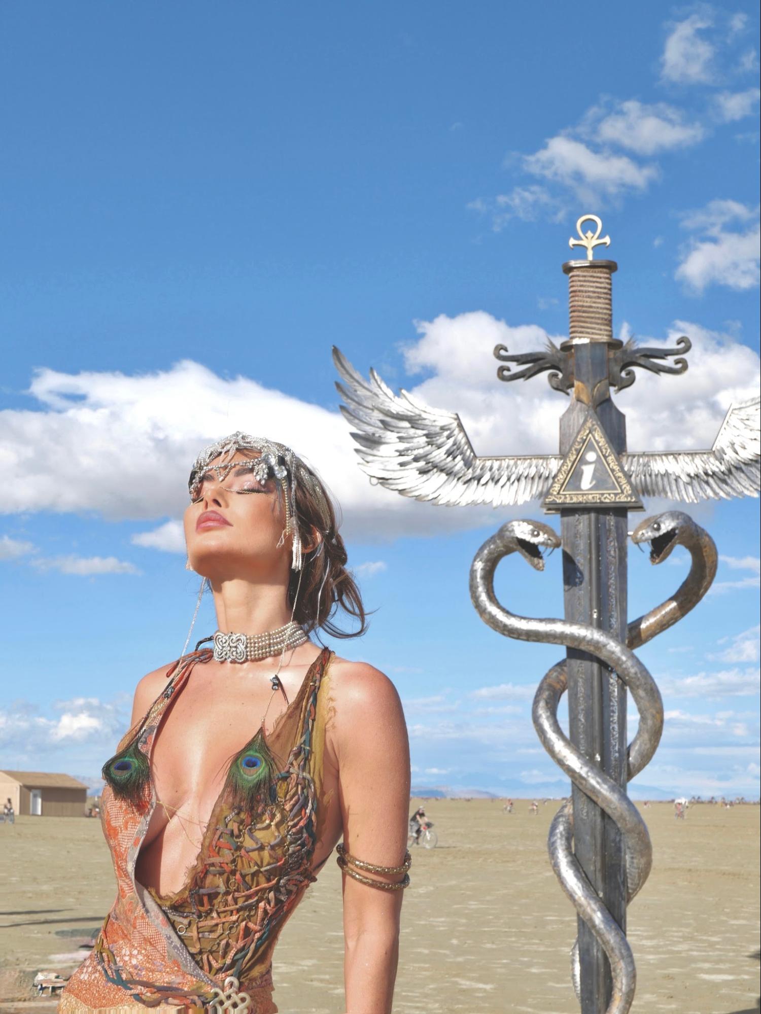 Bianca Richards Finds Freedom, Connection, and Self-Discovery at Burning Man (photo 4)