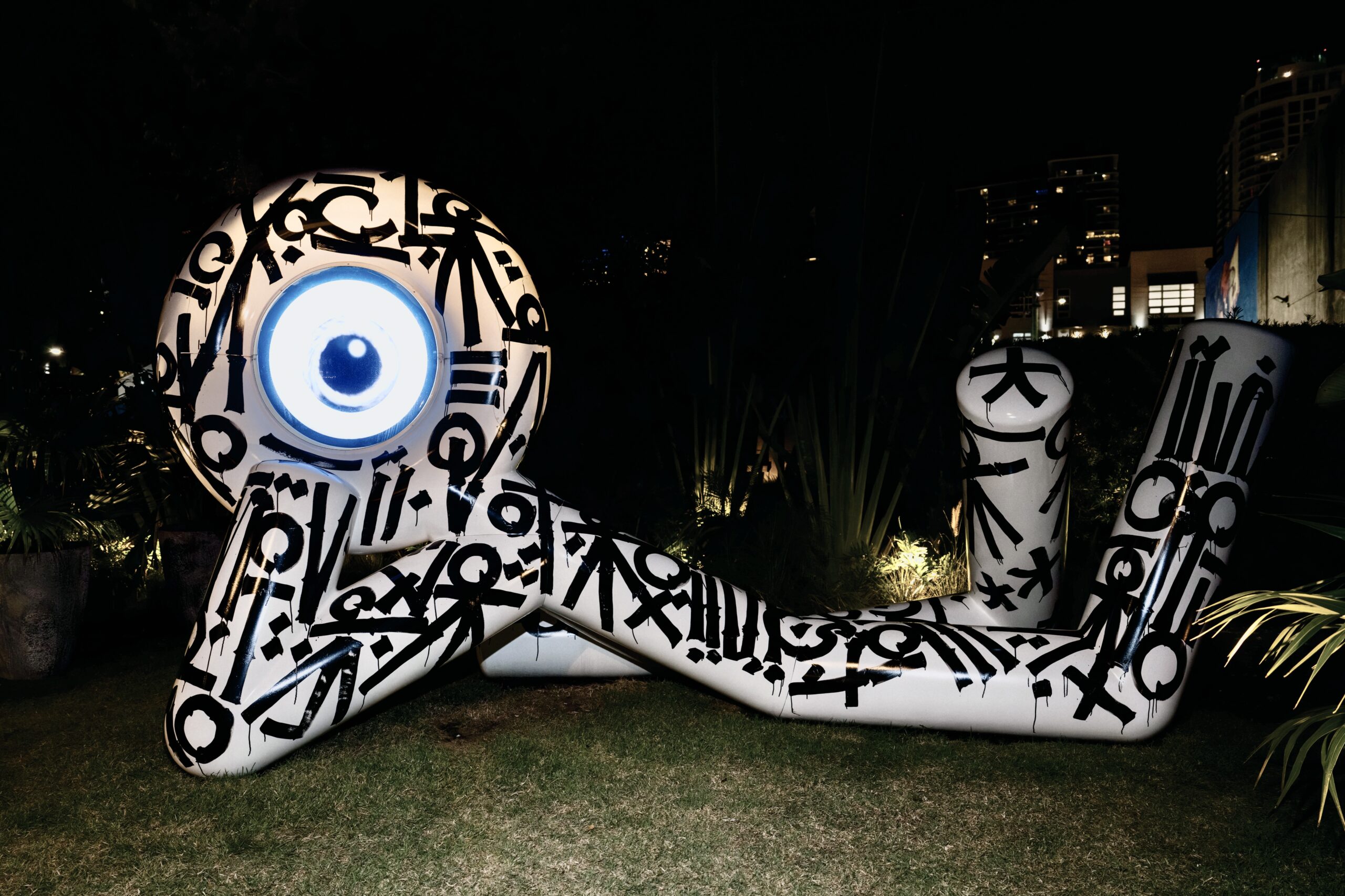 The Hamptons Are Collecting Lina Condes. All Eyes on Art Miami. (photo 4)