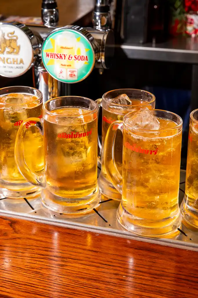 Speedboat Bar Brings Bangkok Chinatown Flavors to New York (photo 6)