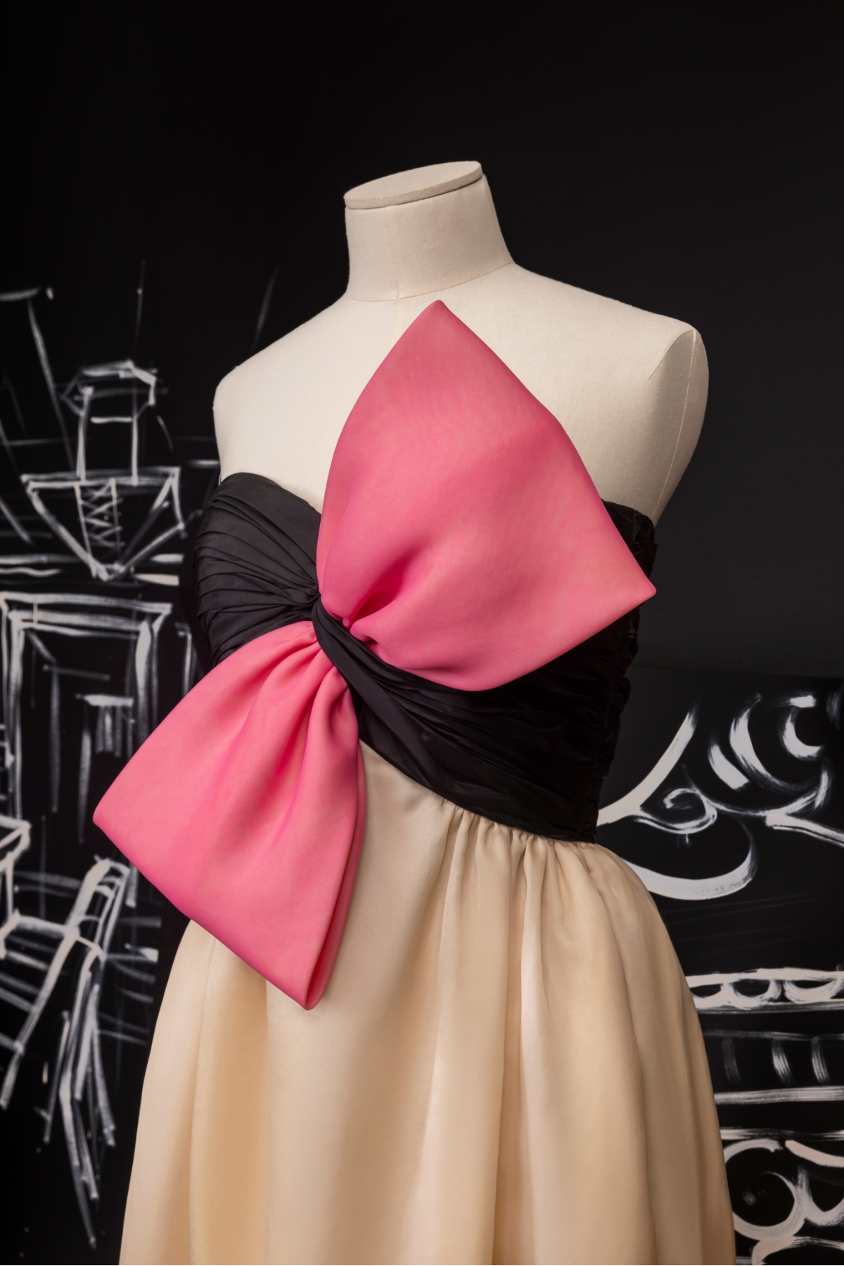 Inside C.Z. Guest’s Closet: A First Look at SCAD FASH (photo 2)