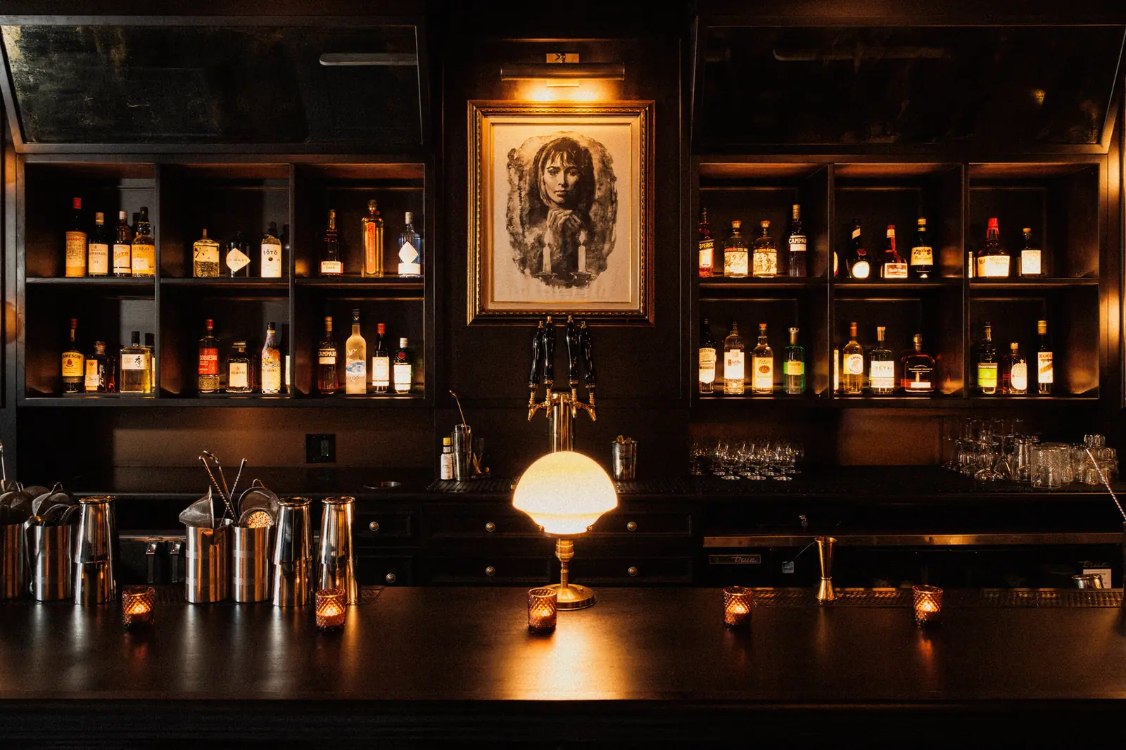 The bar at Booth