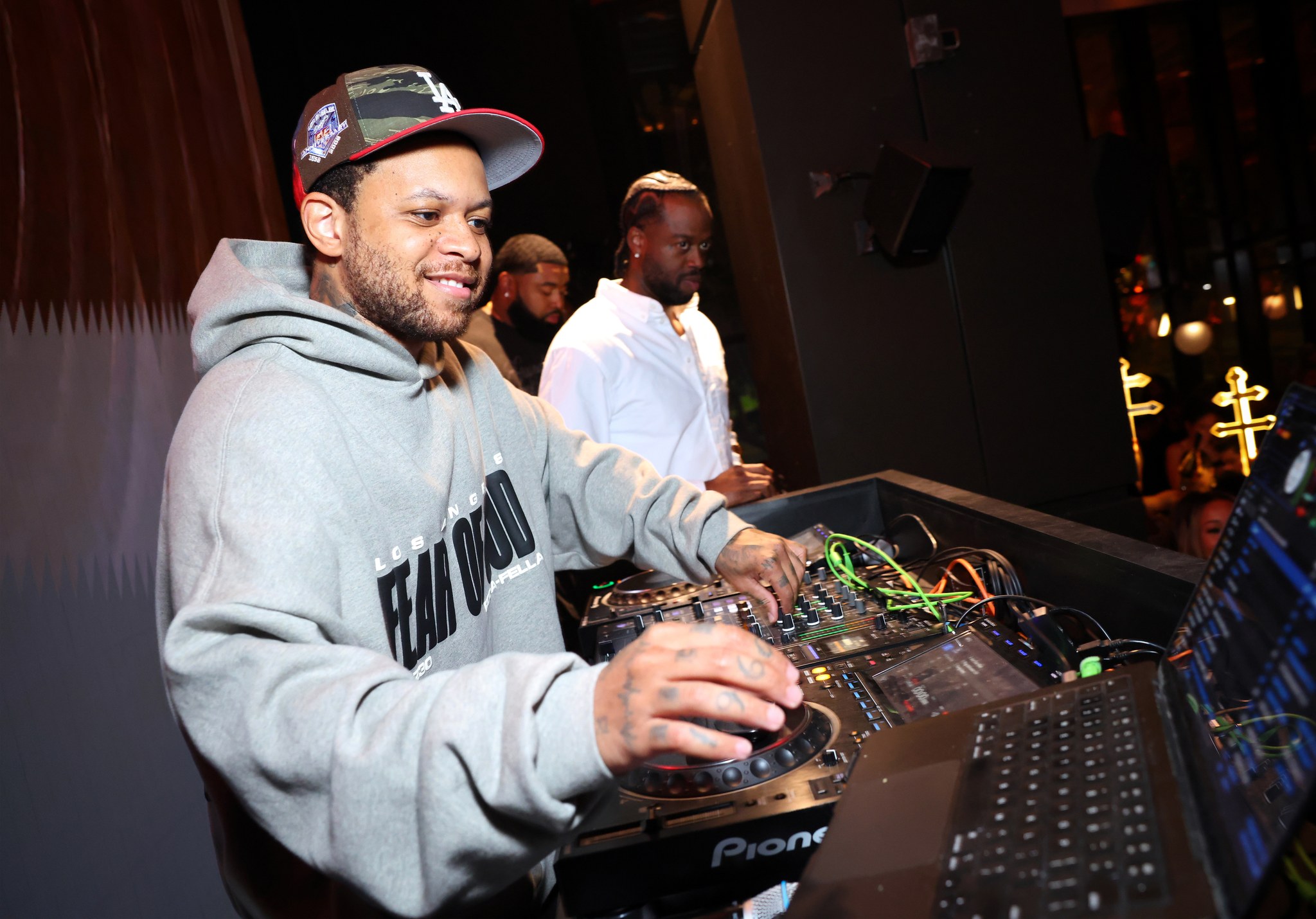 Chase B performing at the JAY-Z 30 x D’USSÉ afterparty at Gravitas