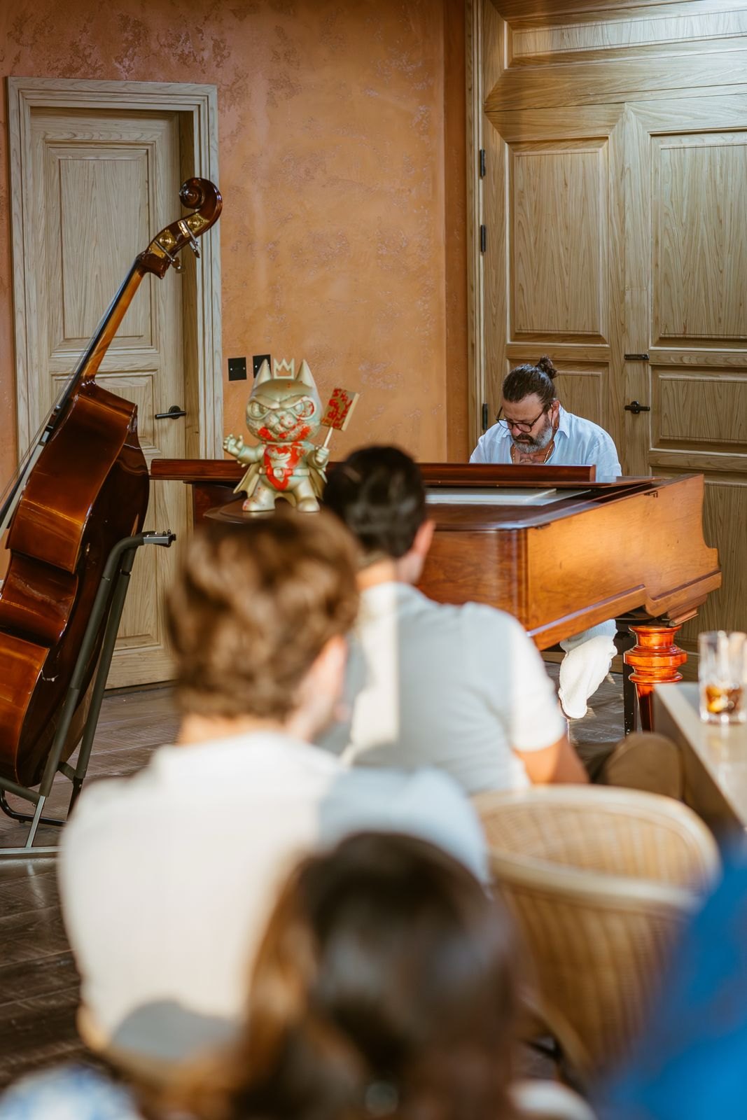 Domingo Zapata playing the piano at The Arts Club Dubai