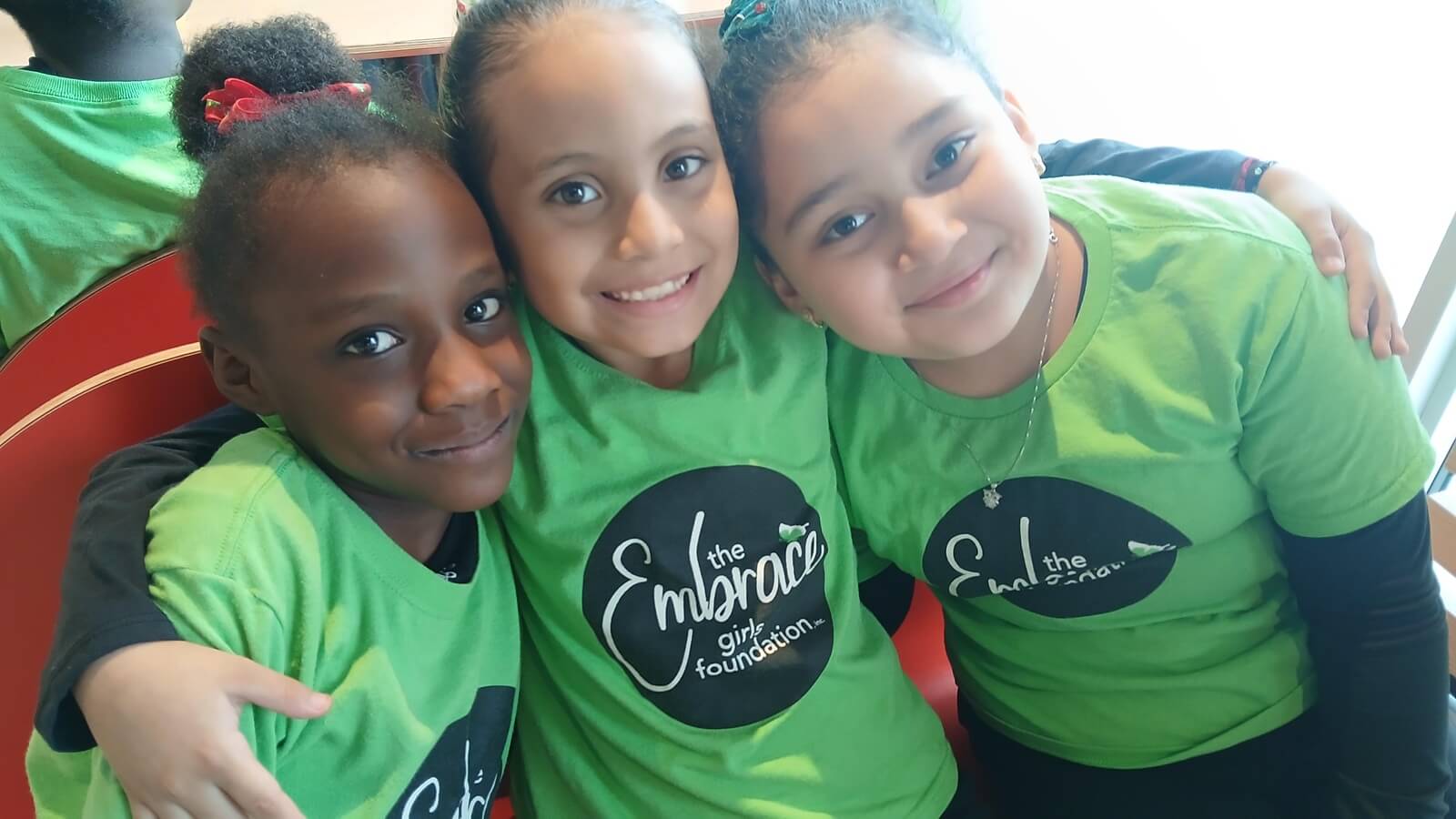 Embrace Girls Foundation Celebrates 25 Years With “Ahh… Nostalgia Embraced!” Holiday Event (photo 4)